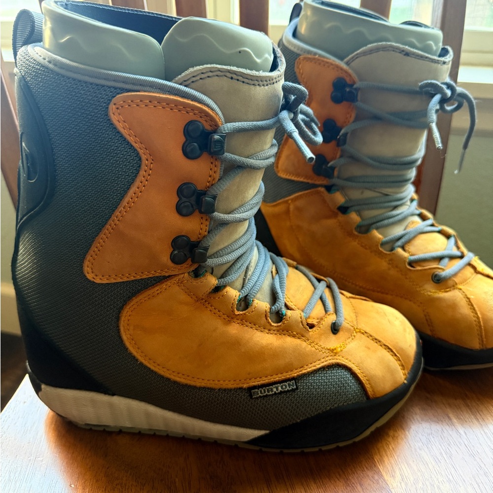 Burton Snowboarding Boots - Tan and Gray - Picture 3 of 8